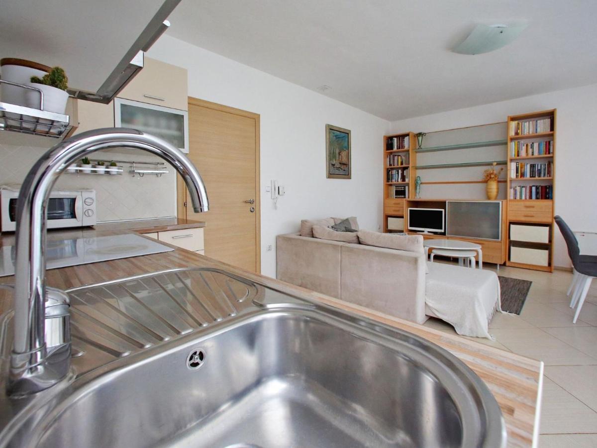 Sun-Kissed Apartment In Bibinje With Garden Номер фото