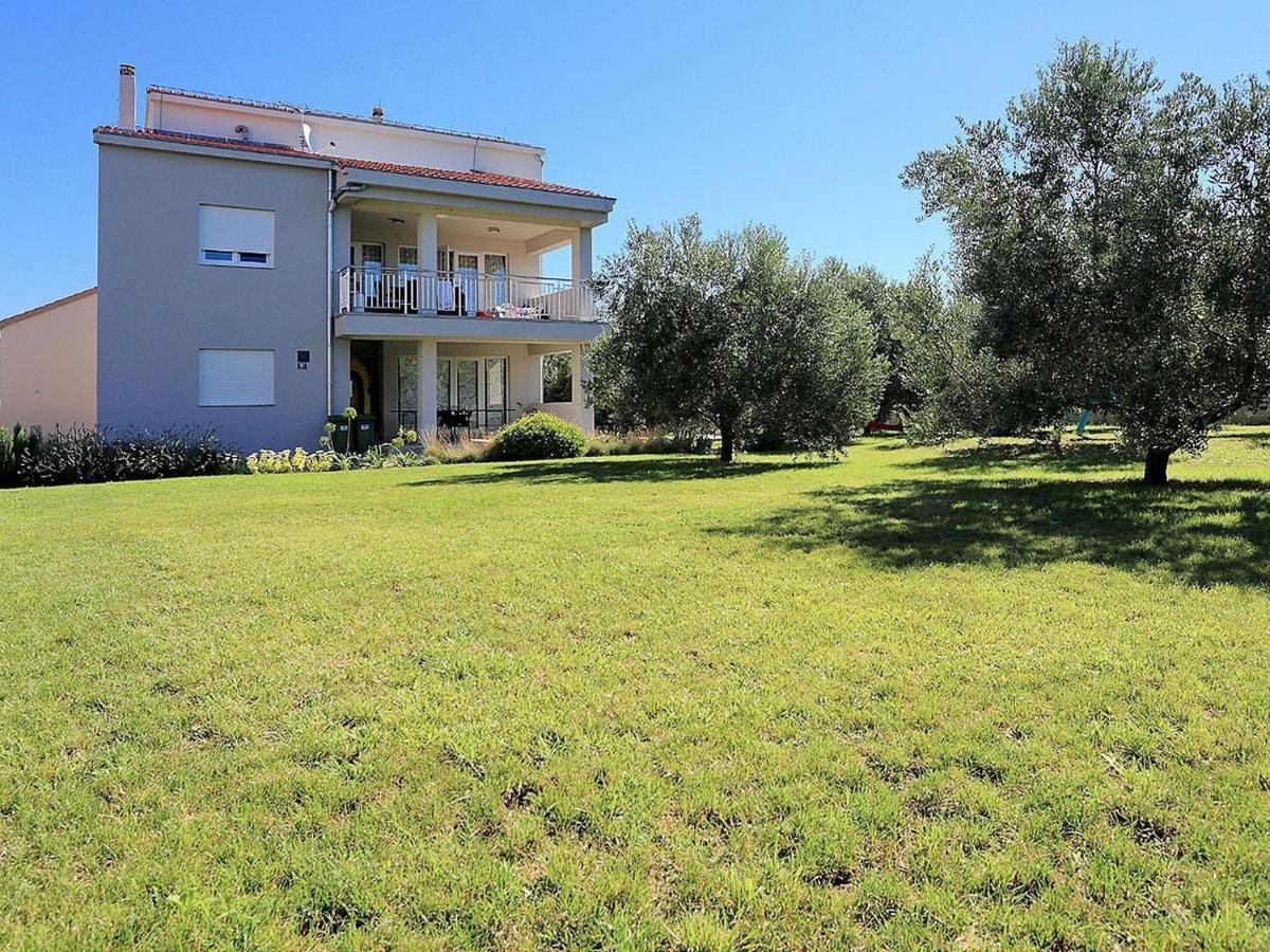 Sun-Kissed Apartment In Bibinje With Garden Номер фото